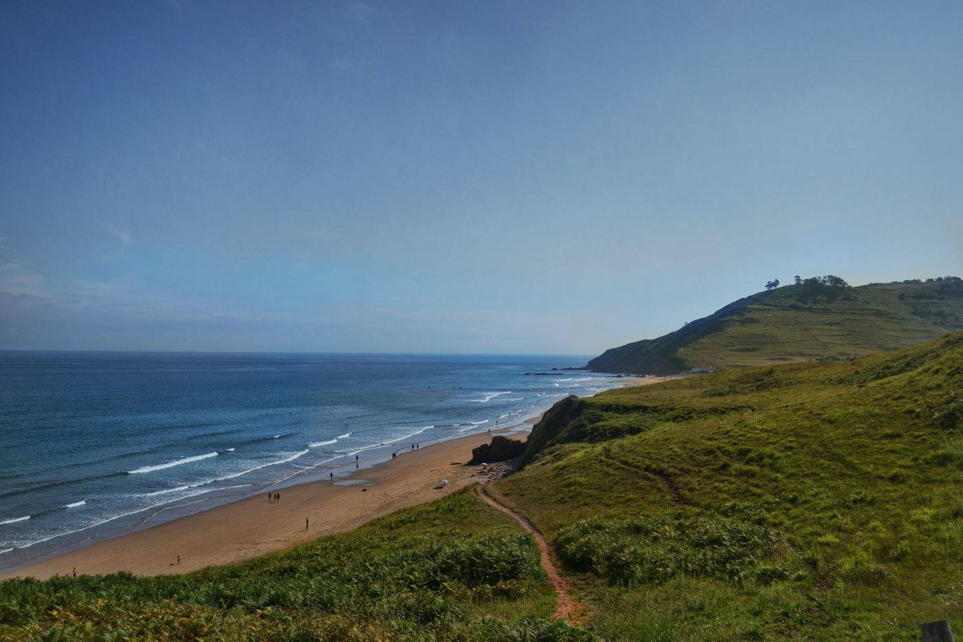 Playa de Vega, con su sistema dunar, en el concejo de Ribadesella